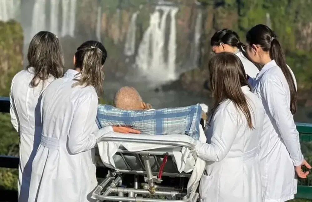 Médicos ayudaron a un paciente oncológico a cumplir el sueño de ver las Cataratas del Iguazú