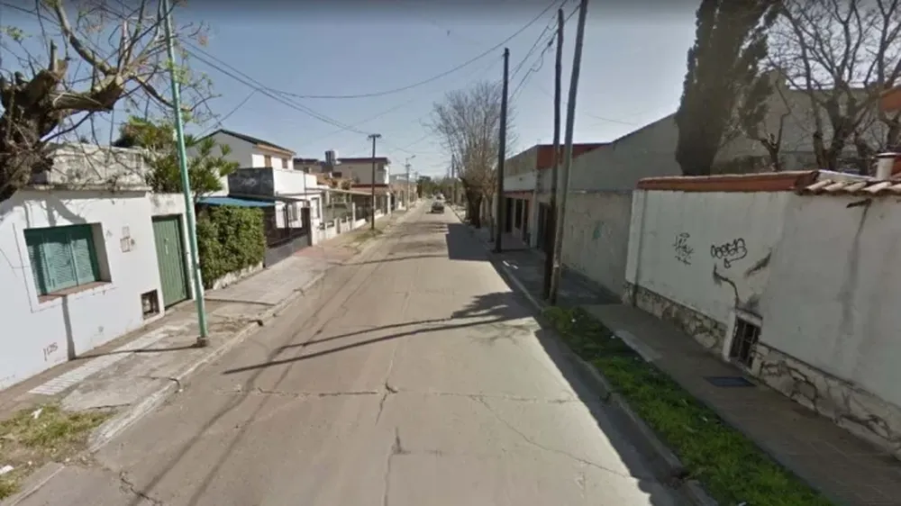 Hirió a una jubilada con un destornillador y le quemó la casa para robarle
