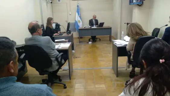 Castigado por querer violar y la madre de la víctima también, por ser cómplice