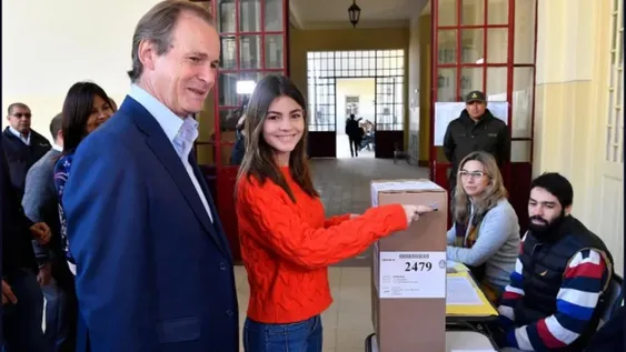 Cerraron los comicios y hay expectativa por los primeros resultados oficiales en 5 provincias