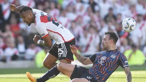 River ya los mira desde lo más alto