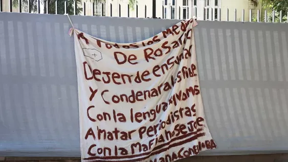 Dejan cartel con advertencia mafiosa en Telefé-Rosario: “Vamos a matar a periodistas”