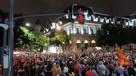 Se registraron cacerolazos en distintos puntos del AMBA en rechazo al DNU