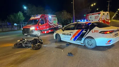 Murió un joven motociclista tras chocar contra un patrullero en Avenida Libertador