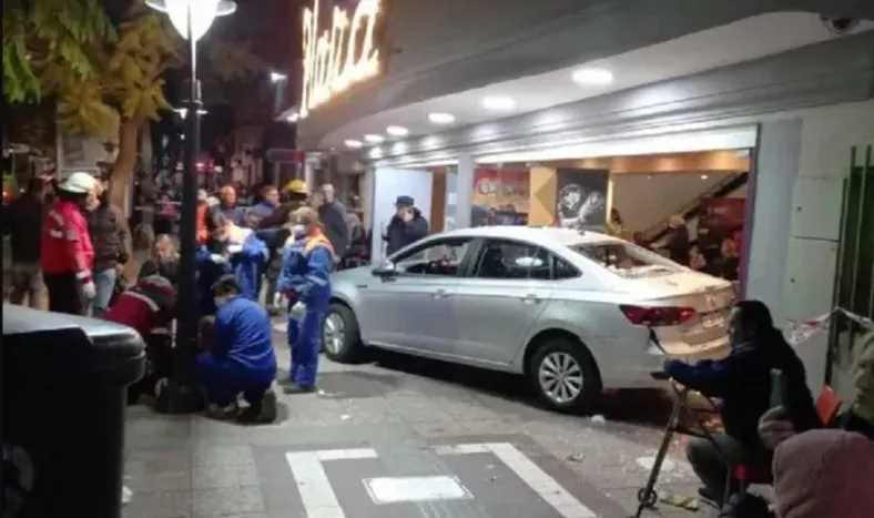 Habló el hombre que atropelló a 23 personas en la puerta del teatro