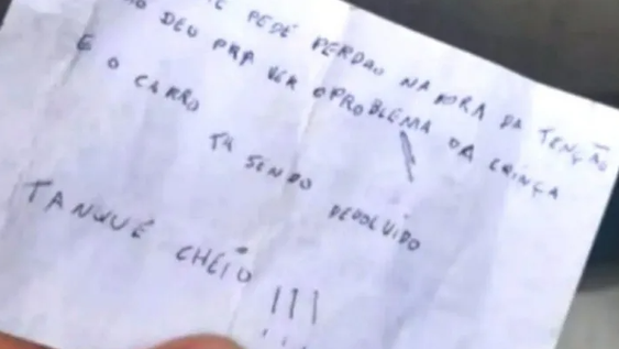 Le devolvieron el auto que le habían robado al notar algo importante y le dejaron una nota