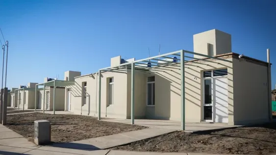 Provincia pagó $600 millones de Nación para no frenar obras de casas
