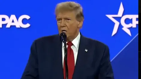 Trump elogió a Milei en una conferencia conservadora: “Es un gran hombre”