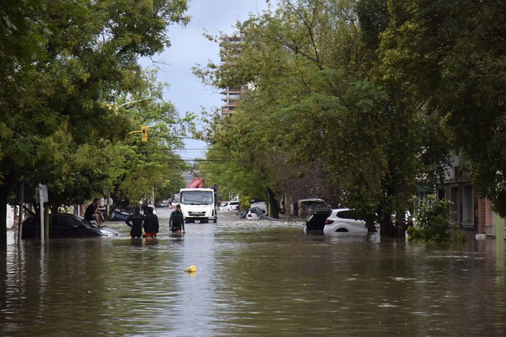 Caos y muerte por brutal temporal en Bahía Blanca