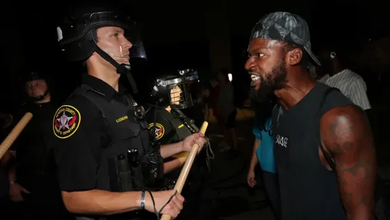Wisconsin arde por el ataque policial a otro afroamericano