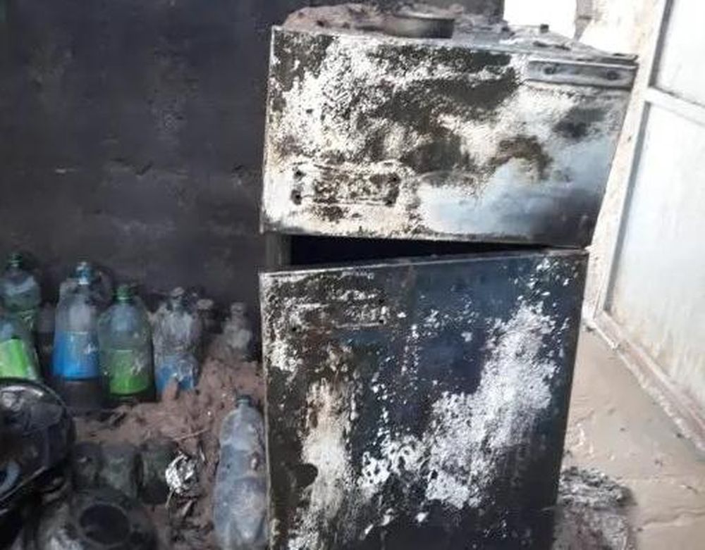 Un cortocircuito provocó un incendio que dejó pérdidas parciales en una casa