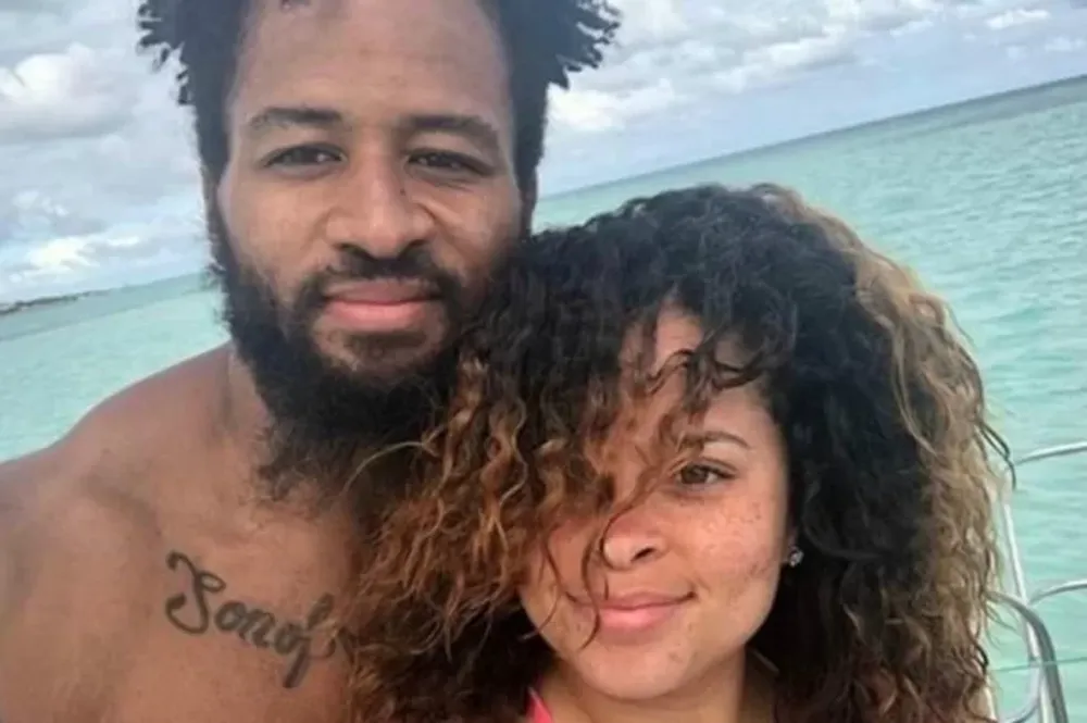 Una estrella de la NFL fue descubierto en una fiesta sexual y su mujer le apuntó con un arma