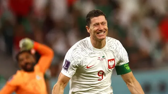 Lewandowski se destapó y Polonia ganó