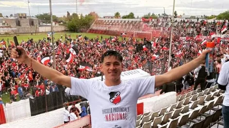 El ‘Loco’ Díaz ascendió a la Primera Nacional con Maipú