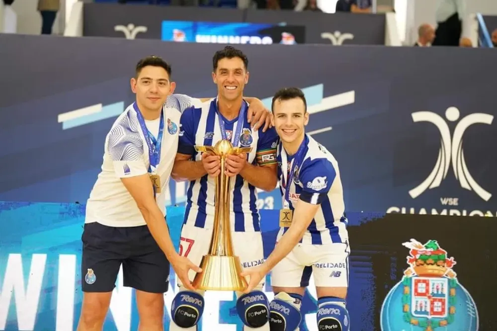 Ezequiel Mena y Nalo García, campeones de la Euroliga con el Porto