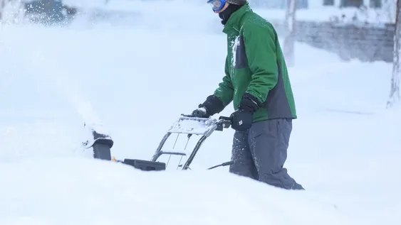 Calculan que ya hay unos 30 muertos por temporal