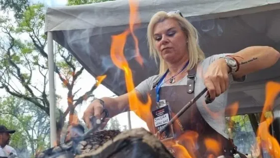 Inédito: Rivadavia organizó el primer concurso cuyano de mujeres asadoras