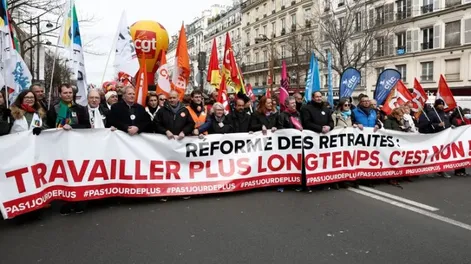 El gobierno francés aprobó por decreto la tan cuestionada reforma jubilatoria