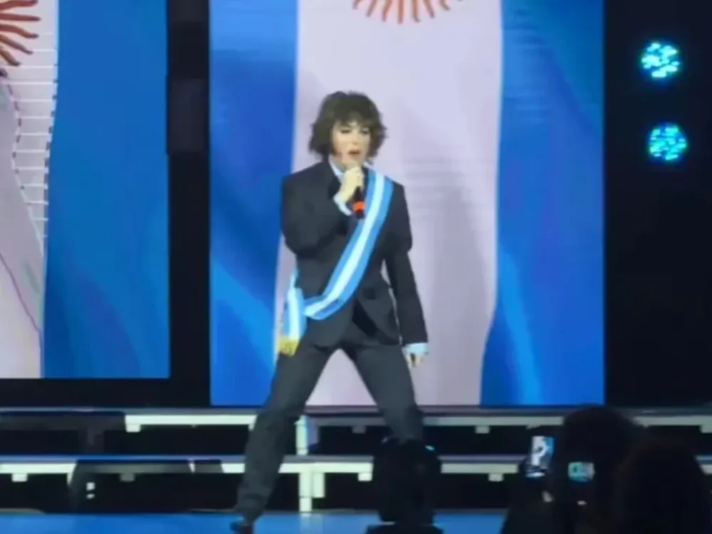 Fátima Florez debutó en el teatro y su imitación a Milei es furor