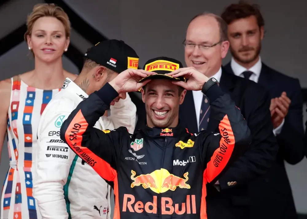 Ricciardo ganó de punta a punta en Mónaco