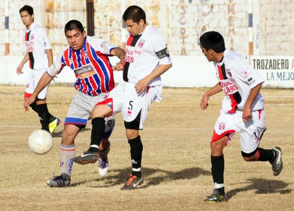 El Bohemio ganó y se escapa