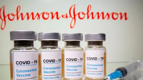 Estados Unidos frena la vacunación con Johnson & Johnson por casos de trombosis