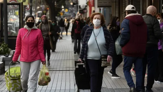 El infectólogo que asesora al Gobierno advirtió que se vienen “dos meses muy duros”