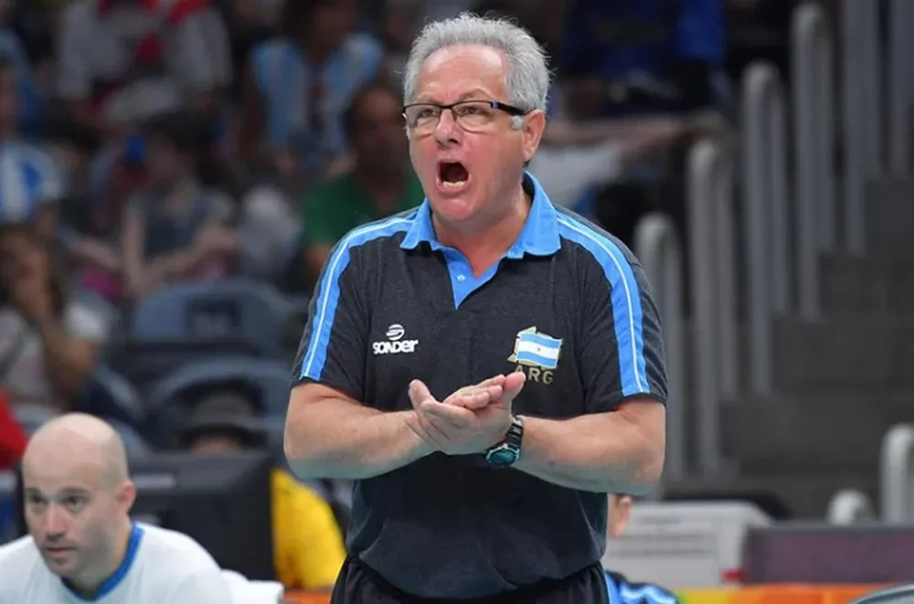 Julio Velasco se alejará de la selección de vóley a fin de año