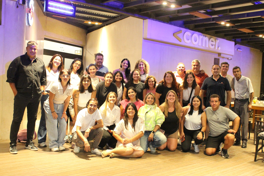 HAY EQUIPO. La estructura de Adepu se juntó para lanzar el torneo femenino.