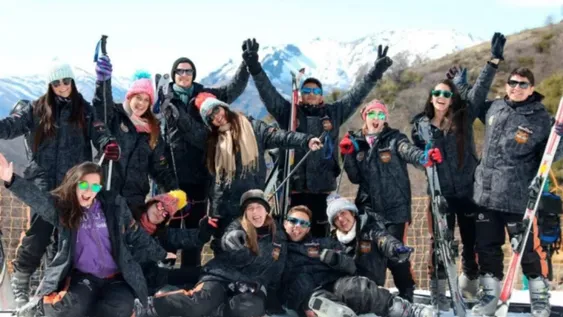 Viajes de egresados y de estudio podrían volver en octubre para todo el país