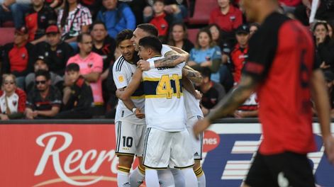 Boca le ganó a Colón en Santa Fe y se prendió