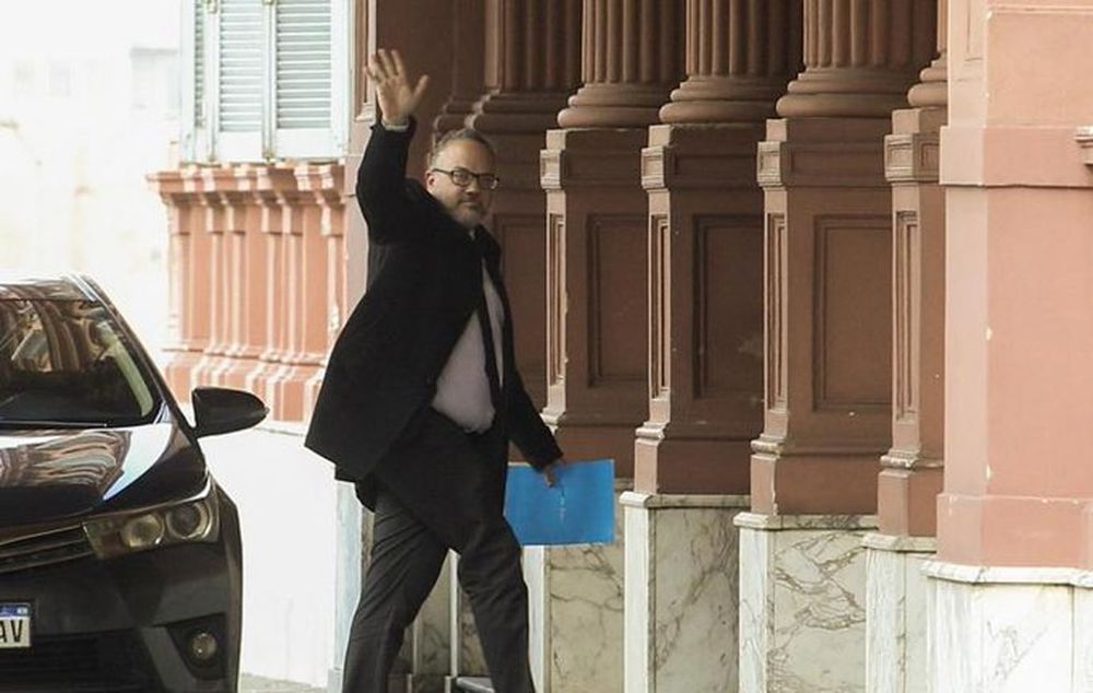 Kulfas se reunió con Fernández: “Vine a darle un abrazo porque le tengo un afecto personal”