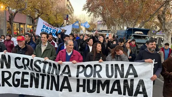 [FOTOS Y VIDEOS] La marcha en San Juan en apoyo a Cristina