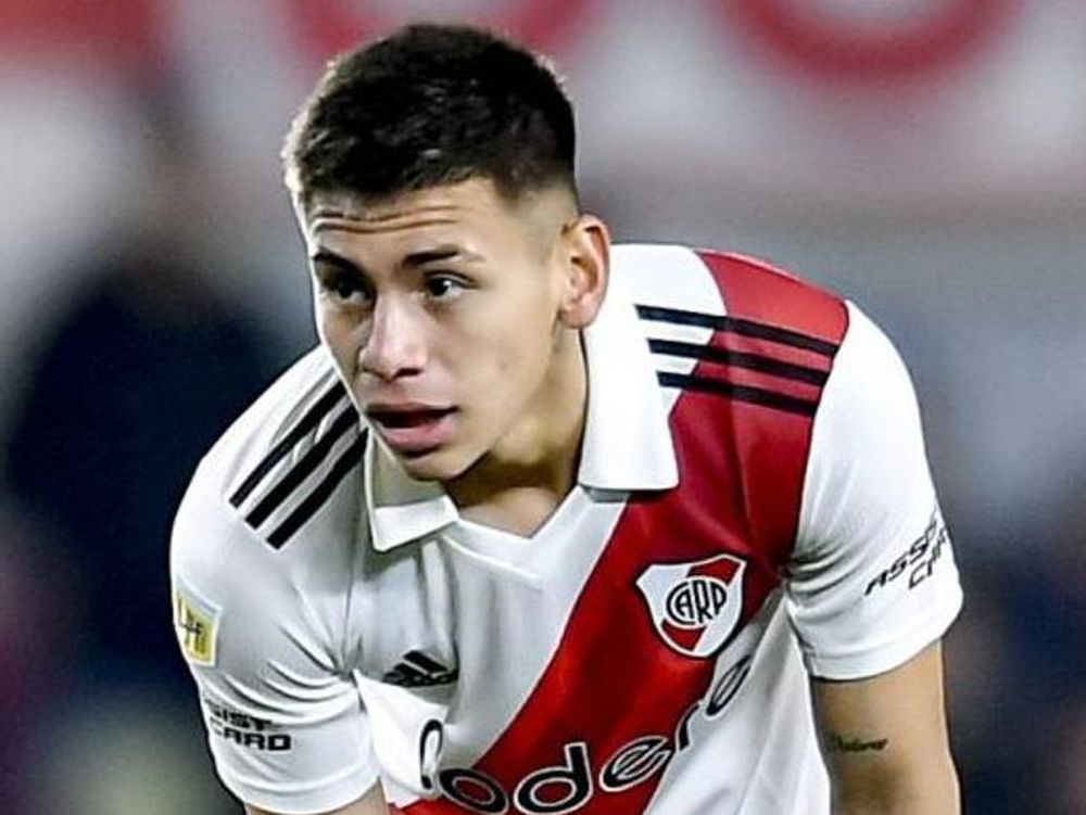 “Quiere quedarse un año en el club que ama”