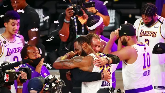 Lakers y Le Bron, campeones