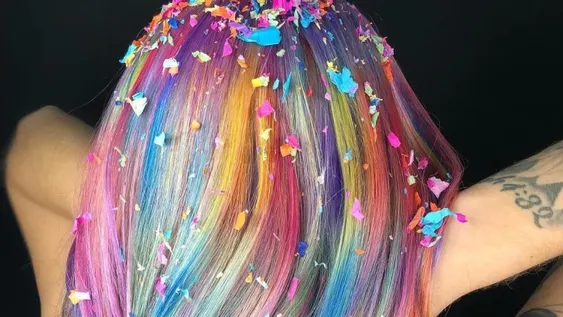 ‘Confetti hair’: la moda más colorida para lucir el cabello de otro modo