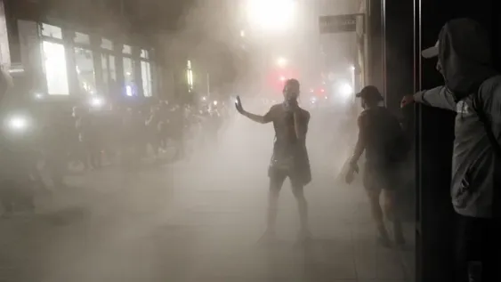 Incidentes y choques con la policía en las protestas en Nueva York y Washington