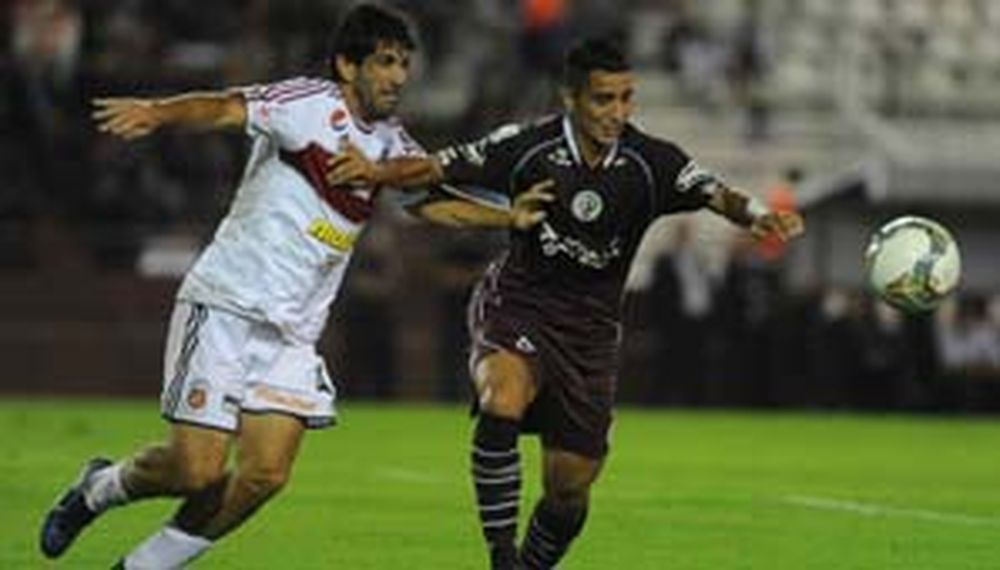 Lanús derrotó al Caracas y entró a la Libertadores