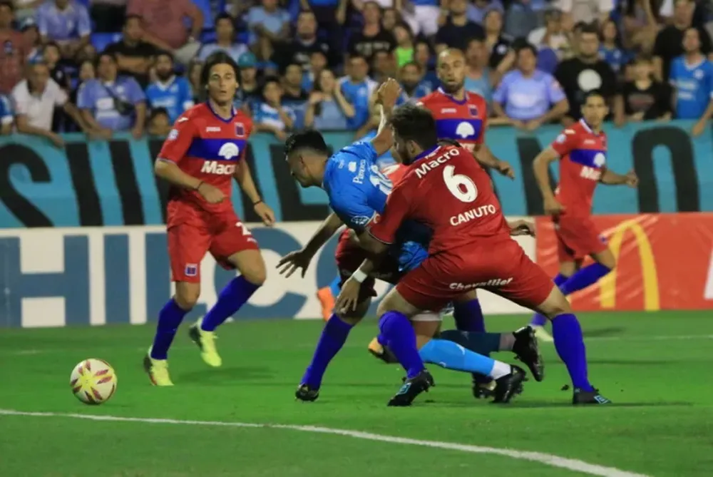Sobre el final, Tigre le ganó a Belgrano