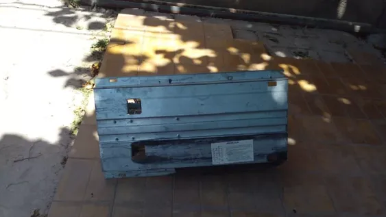 La policía sorprendió a un sujeto que caminaba por la calle con un calefón robado