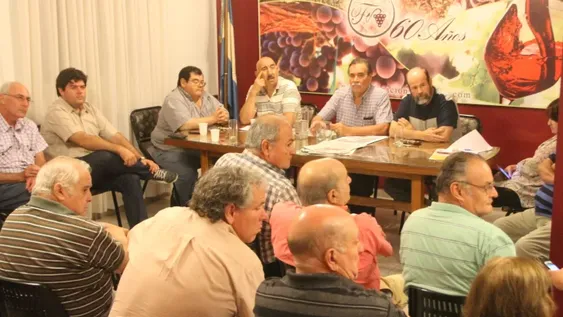 Los viñateros dicen que falta un 30% de mano de obra para levantar la cosecha