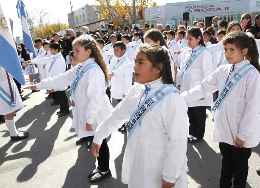 Día de la Bandera: la ola polar frena la vuelta del desfile que no se hace desde la pandemia