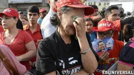 Ante miles de personas, los restos del presidente Hugo Chávez son velados en la Academia Militar
