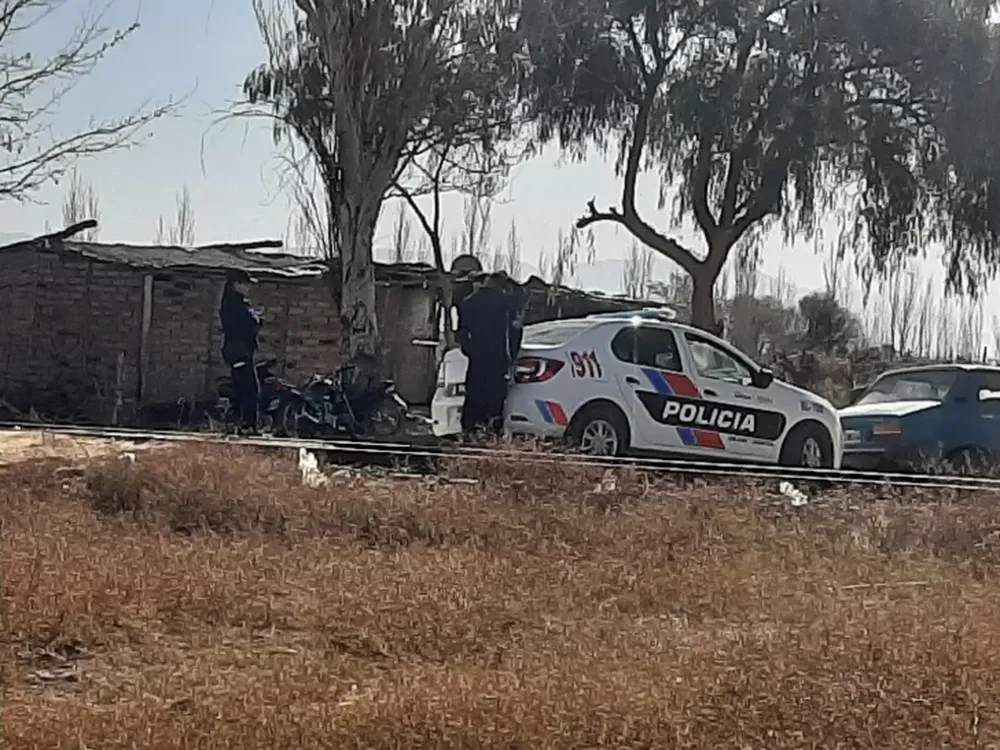 Encontraron a un anciano muerto en su casa y la policía investiga las causas