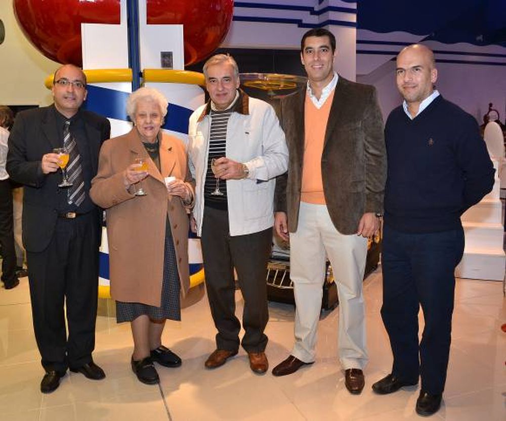 Inauguró patio de juegos