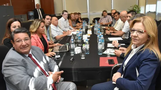 Gobierno subió la oferta salarial entre un 14 y 17% en tres tramos y la analizarán las bases