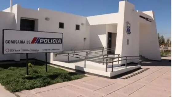 Dos policías le salvaron la vida a un bebé de un año que no respiraba en el Valle Grande
