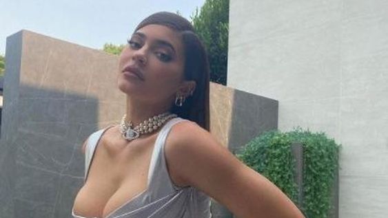 ¡Acá…en la pile…un calor! Kylie Jenner casi alcanza los 10 millones de like con una sola foto