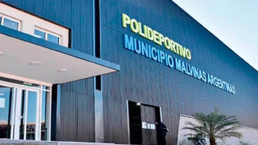 Detienen a cinco policías acusados de abusar sexualmente de una oficial de 21 años