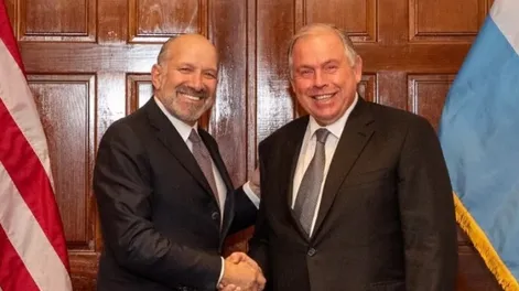 MOVIENDO FICHAS. El canciller argentino, Gerardo Werthein se reunió con Howard Lutnick, secretario de Comercio de los Estados Unidos.